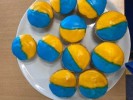 Muffins in den Farben der Ukraine